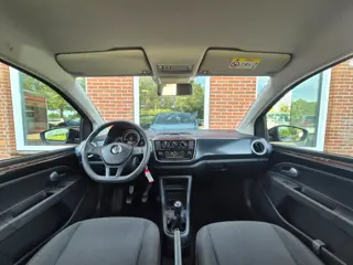 Foto 13 van Volkswagen Up! 1.0 BMT move up! 60PK 5drs airco, navi, carkit, elektr.ramen, dab