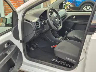 Foto 15 van Volkswagen Up! 1.0 65PK 5drs clima, cruise, pdc, camera, navi, elektr.ramen, regensensor