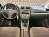 Foto 29 van Volkswagen Jetta 1.6 Comfortline cruise control bluetooth airco NAP