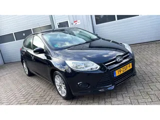 Foto 12 van Ford Focus 1.0 EcoBoost Trend 2013-NAP-Airco-Velgen-APK 2027