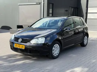 Foto 14 van Volkswagen Golf 1.6 FSI Turijn | Nieuwe APK | Trekhaak | CarPlay | Airco