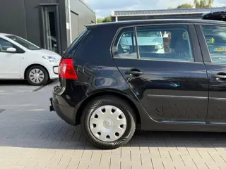 Foto 17 van Volkswagen Golf 1.6 FSI Turijn | Nieuwe APK | Trekhaak | CarPlay | Airco