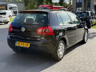 Foto 18 van Volkswagen Golf 1.6 FSI Turijn | Nieuwe APK | Trekhaak | CarPlay | Airco
