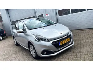 Foto 12 van Peugeot 208 1.2 PureTech Urban Soul 2015-Navi-Airco-Cruise