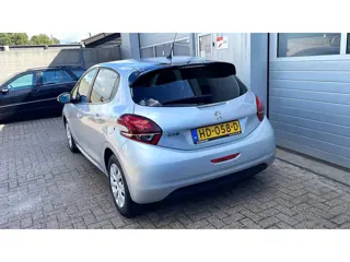 Foto 13 van Peugeot 208 1.2 PureTech Urban Soul 2015-Navi-Airco-Cruise