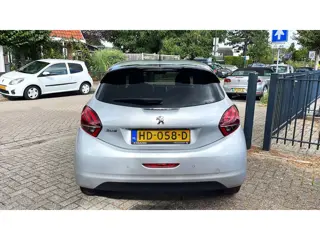 Foto 16 van Peugeot 208 1.2 PureTech Urban Soul 2015-Navi-Airco-Cruise
