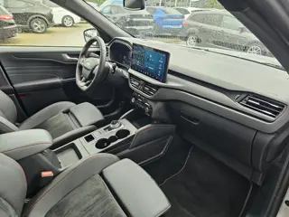Foto 15 van Ford Kuga 2.5 PHEV ST-Line X | Panoramadak | Wegklapbare trekhaak | Head up Display | AGR-stoelen |