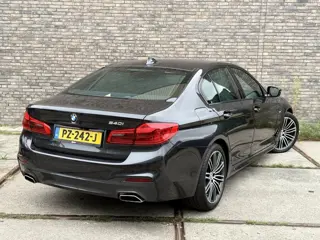 Foto 19 van BMW 5-serie 540i High Executive