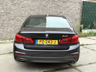 Foto 18 van BMW 5-serie 540i High Executive