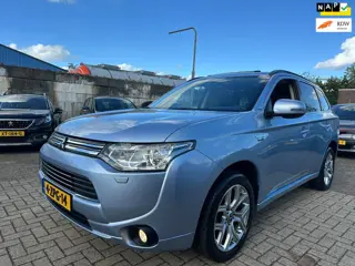 Mitsubishi Outlander 2.0 PHEV Instyle AWD/ LEER/ SCHUIFDAK/ CAMERA/ LM VELGEN!