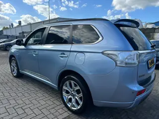 Foto 20 van Mitsubishi Outlander 2.0 PHEV Instyle AWD/ LEER/ SCHUIFDAK/ CAMERA/ LM VELGEN!