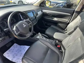 Foto 14 van Mitsubishi Outlander 2.0 PHEV Instyle AWD/ LEER/ SCHUIFDAK/ CAMERA/ LM VELGEN!