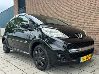 Peugeot 107 1.0-12V Millesim 200