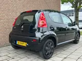 Foto 23 van Peugeot 107 1.0-12V Millesim 200