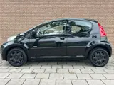 Foto 25 van Peugeot 107 1.0-12V Millesim 200