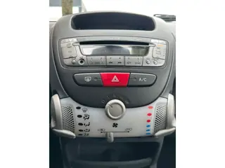 Foto 18 van Peugeot 107 1.0-12V Millesim 200