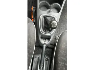 Foto 19 van Peugeot 107 1.0-12V Millesim 200