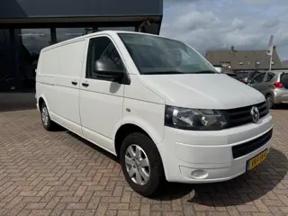 Foto 17 van Volkswagen Transporter 2.0 L2H1 benzine grijs kenteken 3-zits lm-velgen dakdragers 152dzkm nap zeer