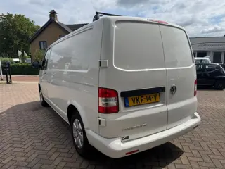 Foto 19 van Volkswagen Transporter 2.0 L2H1 benzine grijs kenteken 3-zits lm-velgen dakdragers 152dzkm nap zeer