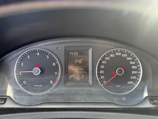 Foto 13 van Volkswagen Transporter 2.0 L2H1 benzine grijs kenteken 3-zits lm-velgen dakdragers 152dzkm nap zeer