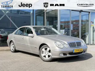 Mercedes-Benz E-klasse 200 K. Elegance volledige onderhoudshistorie