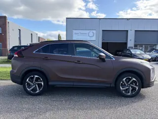 Mitsubishi Eclipse Cross 2.4 PHEV Intense+ NAVI/LM/CAMERA/CARPLAY/CRUISE