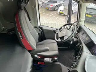 Foto 21 van Volvo FH 420 Globetrotter / 861 dkm / Night AC / VEB+ / 2 Tanks / NL Truck