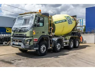 Volvo FMX 410+LIEBHERR (bj 2015, automaat)