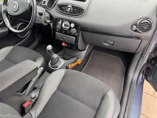 Foto 13 van Renault Clio Estate 1.2 TCE Night & Day APK 04-2027