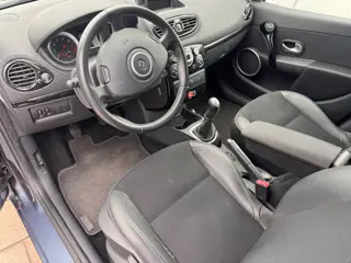 Foto 16 van Renault Clio Estate 1.2 TCE Night & Day APK 04-2027