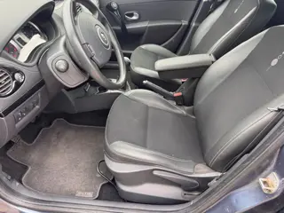 Foto 17 van Renault Clio Estate 1.2 TCE Night & Day APK 04-2027