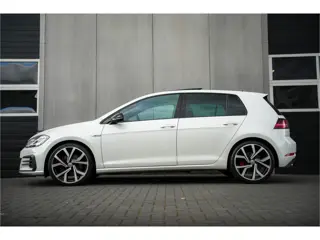 Foto 13 van Volkswagen Golf 7.5 2.0 TDI GTD 184 pk /Automaat/ Pano-Dak/ Sport-Stoelen/ Stoel.Verw/ Adap.Cruise/