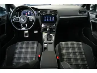 Foto 16 van Volkswagen Golf 7.5 2.0 TDI GTD 184 pk /Automaat/ Pano-Dak/ Sport-Stoelen/ Stoel.Verw/ Adap.Cruise/