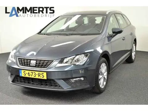 SEAT Leon 10 TSI 115PK ST Style 17" LM / Airco / LED / Cruise Control