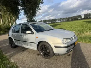 Volkswagen Golf 1.6 Trendline
