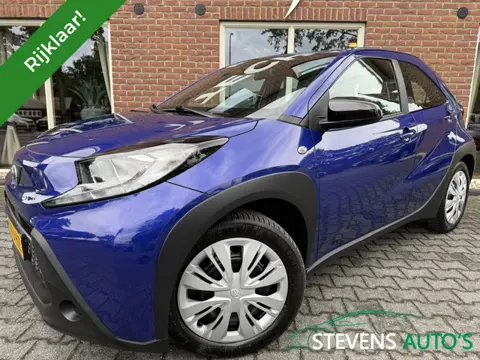 Toyota Aygo X 1.0 VVT-i MT Play CAMERA / CARPLAY / ANDROID.AUTO / AIRCO