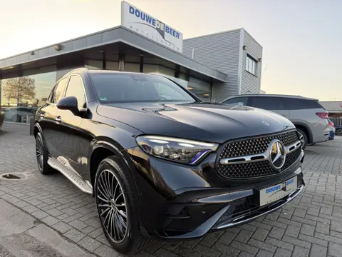 Mercedes-Benz GLC 300e 4MATIC AMG Line Premium Pano-Dak | Burmester | Treeplanken | Keyless | 360-Ca