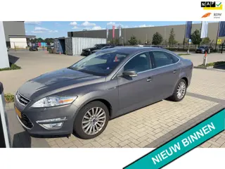 Ford Mondeo 1.6i Platinum Sedan 161pk Clima Navi Schuifdak Trekhaak 1600kg.