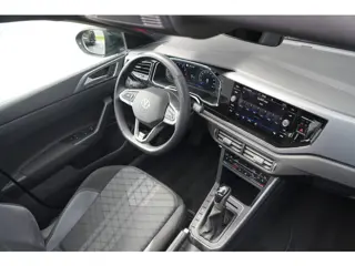 Foto 20 van Volkswagen Taigo 1.0 TSI R-line 110pk - Pano - ACC - Navi - Camera - Stoelverwarming - Blind Spot -