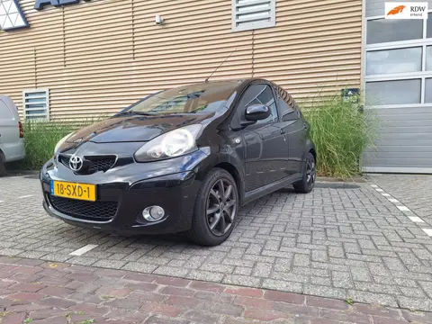 Toyota Aygo | 1.0-12V Dynamic Navigator | Airco | Navigatie | 2e eigenaar |