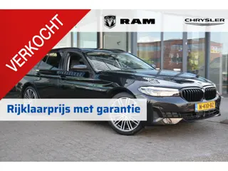 BMW 5-serie Touring 520d Business Edition Plus | Leer | Stoelverwarming | Led pakket