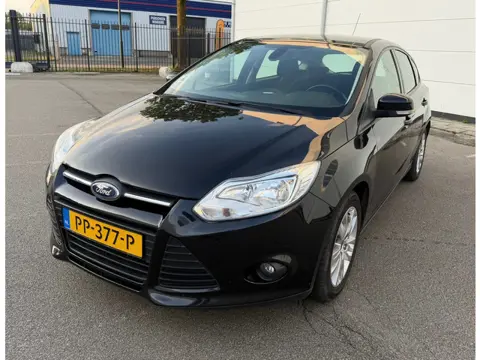 Ford Focus 1.6 TI-VCT Titanium Automaat Cruise Climate Airco Trekhaak Nieuwe APK