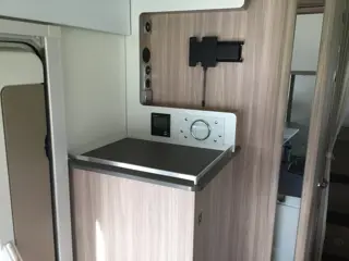 Foto 16 van Buerstner LYSEO T 690G AUTOMAAT
