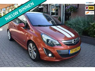 Opel Corsa 1.4-16V Cosmo/OPC-LINE/AIRCO/NAVIGATIE/CRUISE-CONTROL/PARKEERSENSOREN/STUURBEKRACHTIGING/