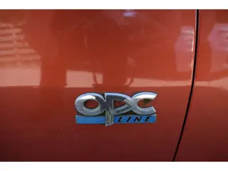 Foto 17 van Opel Corsa 1.4-16V Cosmo/OPC-LINE/AIRCO/NAVIGATIE/CRUISE-CONTROL/PARKEERSENSOREN/STUURBEKRACHTIGING/