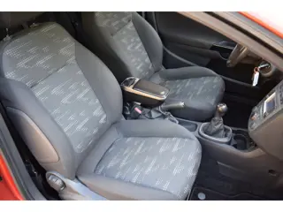Foto 14 van Opel Corsa 1.4-16V Cosmo/OPC-LINE/AIRCO/NAVIGATIE/CRUISE-CONTROL/PARKEERSENSOREN/STUURBEKRACHTIGING/