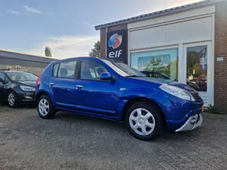 Dacia Sandero 1.2i ''Lauréate'' Airco - Cruise - Apk 22-02-2027 !!