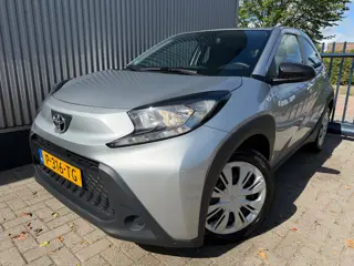 Foto 14 van Toyota Aygo X 1.0 VVT-i MT Play / 3X AYGO X OP VOORRAAD!! / APPLE CARPLAY / CAMERA / AIRCO / CRUISE