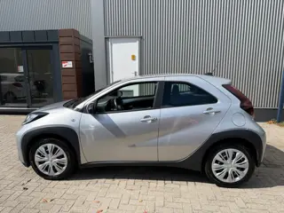 Foto 18 van Toyota Aygo X 1.0 VVT-i MT Play / 3X AYGO X OP VOORRAAD!! / APPLE CARPLAY / CAMERA / AIRCO / CRUISE