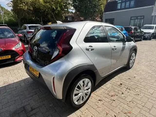 Foto 12 van Toyota Aygo X 1.0 VVT-i MT Play / 3X AYGO X OP VOORRAAD!! / APPLE CARPLAY / CAMERA / AIRCO / CRUISE